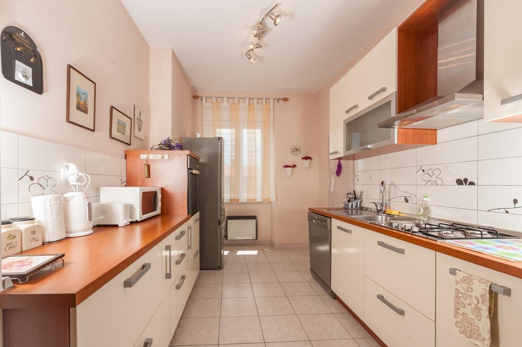 Apartment Vera With Sea View And Old Town View