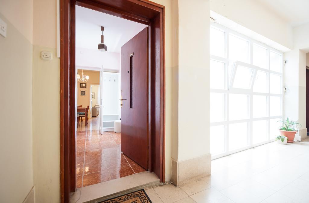 Apartment Vera With Sea View And Old Town View